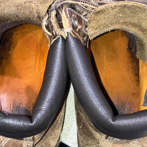 Timberland boys / girls size 5 1/2 Rustic Brown Leather Boots - FAIR condition - Picture 10 of 15